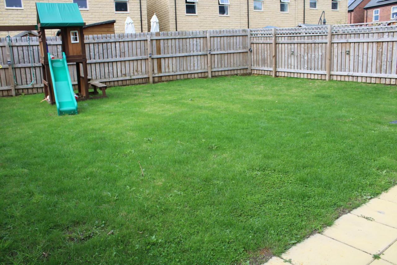 Haven: Spacious Luxury Home Near Xscape Castleford Exterior photo