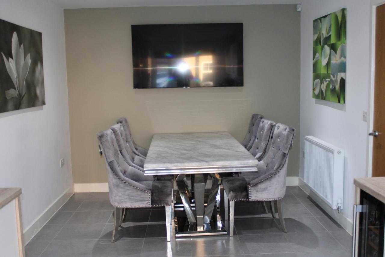 Haven: Spacious Luxury Home Near Xscape Castleford Exterior photo
