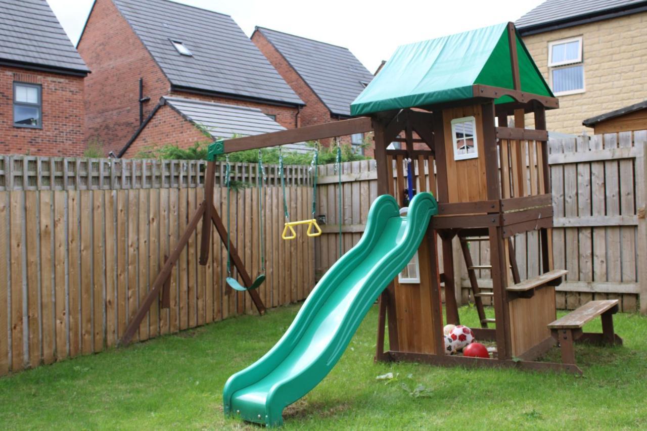 Haven: Spacious Luxury Home Near Xscape Castleford Exterior photo