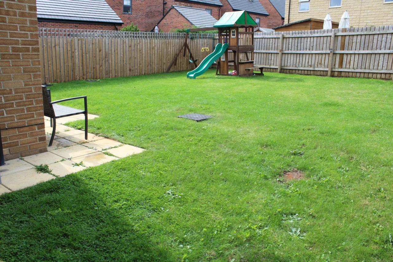 Haven: Spacious Luxury Home Near Xscape Castleford Exterior photo