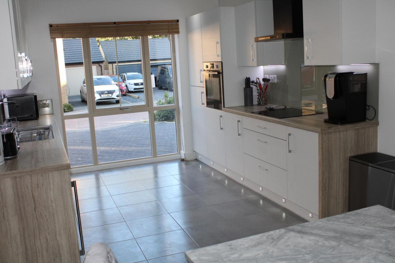 Haven: Spacious Luxury Home Near Xscape Castleford Exterior photo